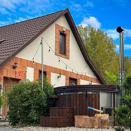 Posteleki Vendeghaz-Nyugalom Szigetei Villa Gyula Exteriör bild