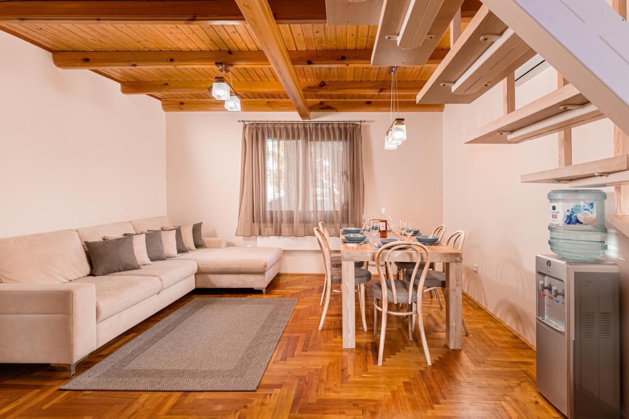 Posteleki Vendeghaz-Nyugalom Szigetei Villa Gyula Exteriör bild